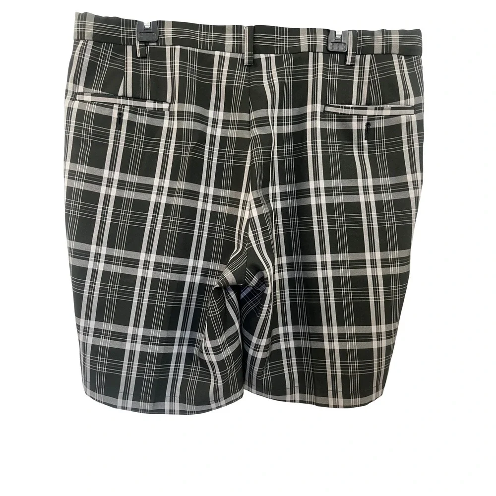 Haggar Mens Black White Plaid Golf Shorts Size 40 Flat Front Polyester Casual